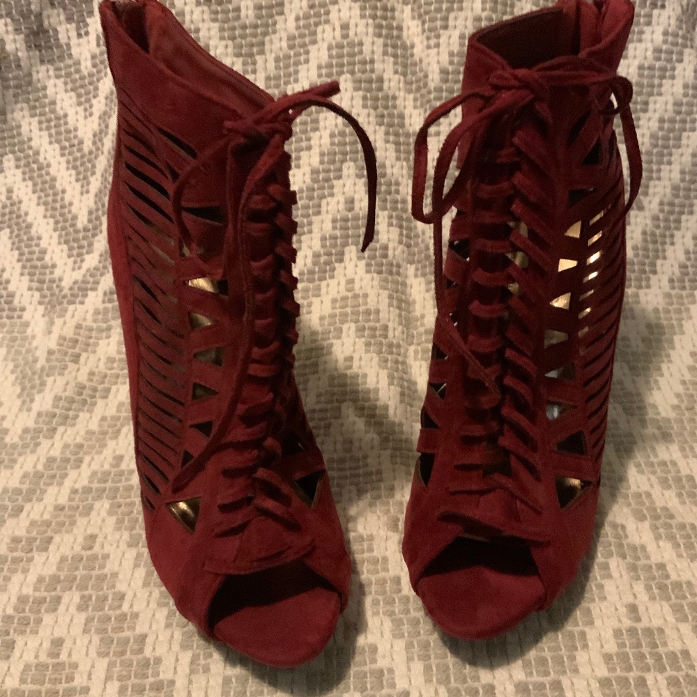 BESTON SHOES 8.5  MAROON CUTOUT PEEP TOE STILETTO HEELS